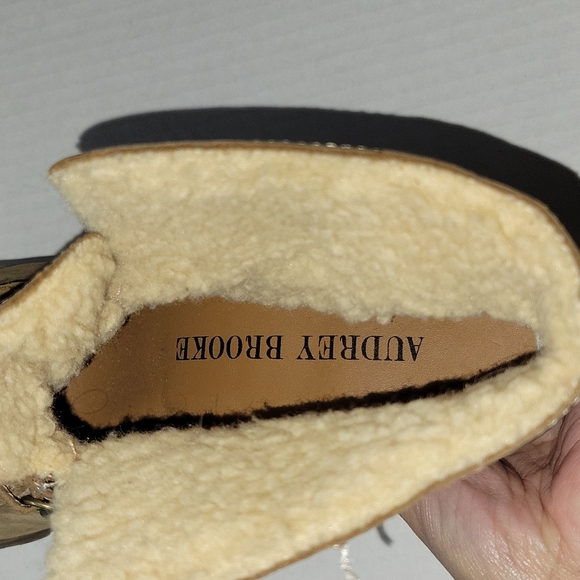 Audrey Brooke Roxy 2 Bootie - Picture 7 of 10